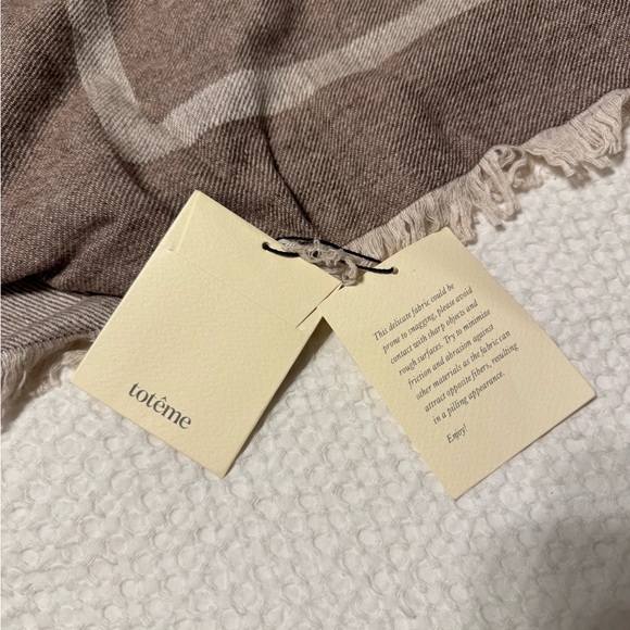 Toteme scarf NWT - Picture 5 of 6